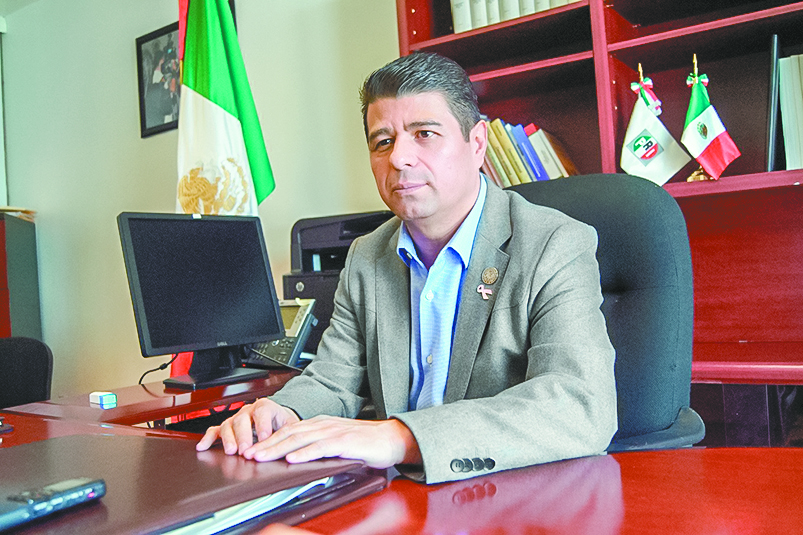 Denuncia la UIF ante la FGR a líder del PRI en la CDMX