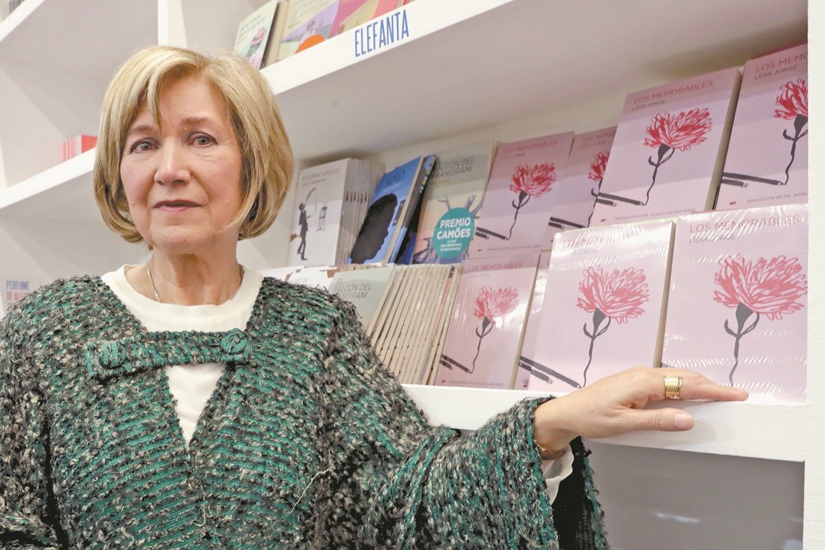 'Aunque el mundo esté cerca del fin, yo continuaré narrando', Lídia Jorge