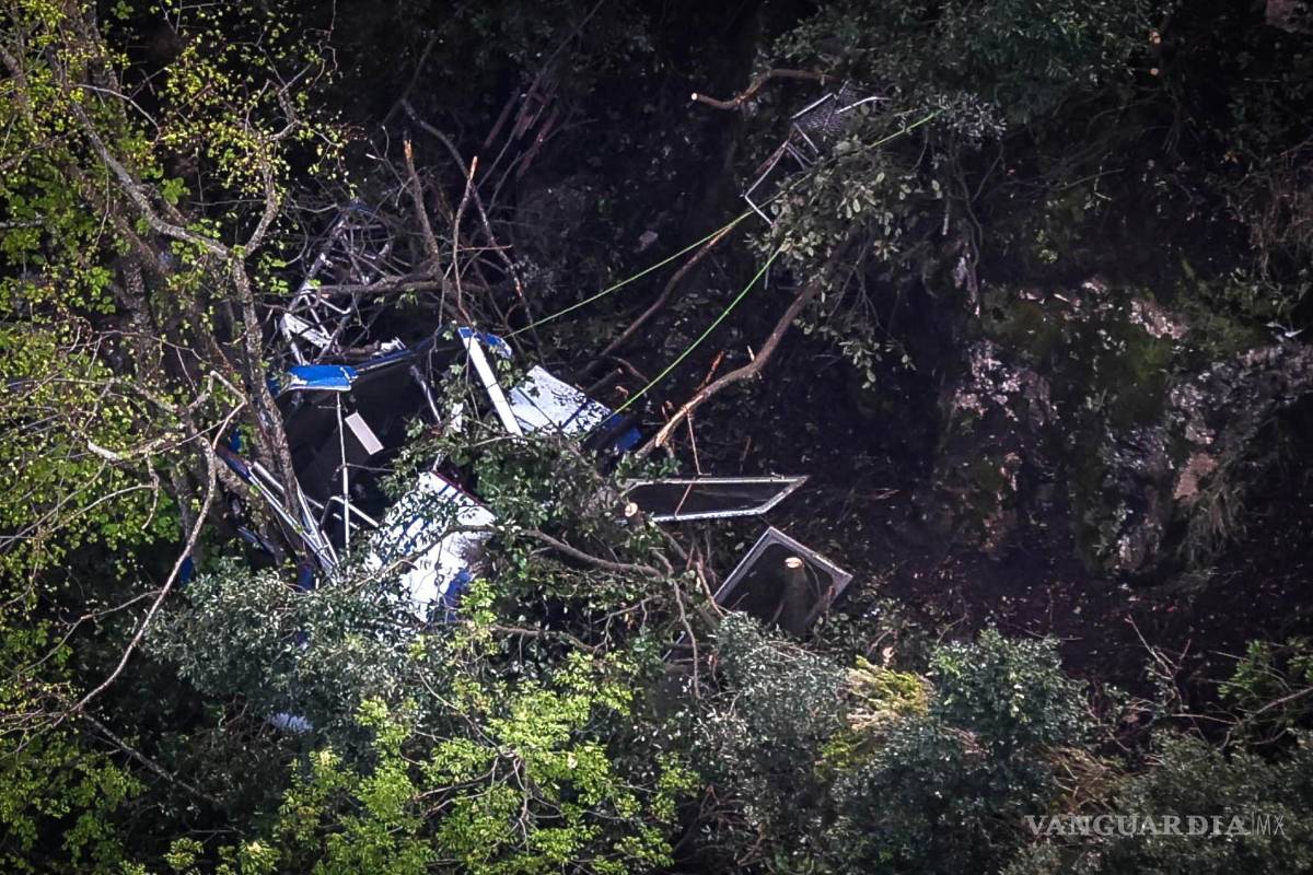 Cae teleférico en Italia, mueren tres turistas y maquinista