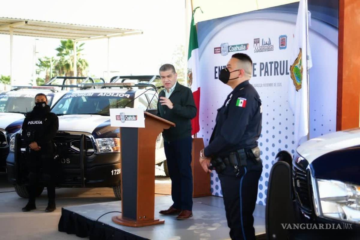 Encabeza Miguel Riquelme entrega de cuatro patrullas en Matamoros