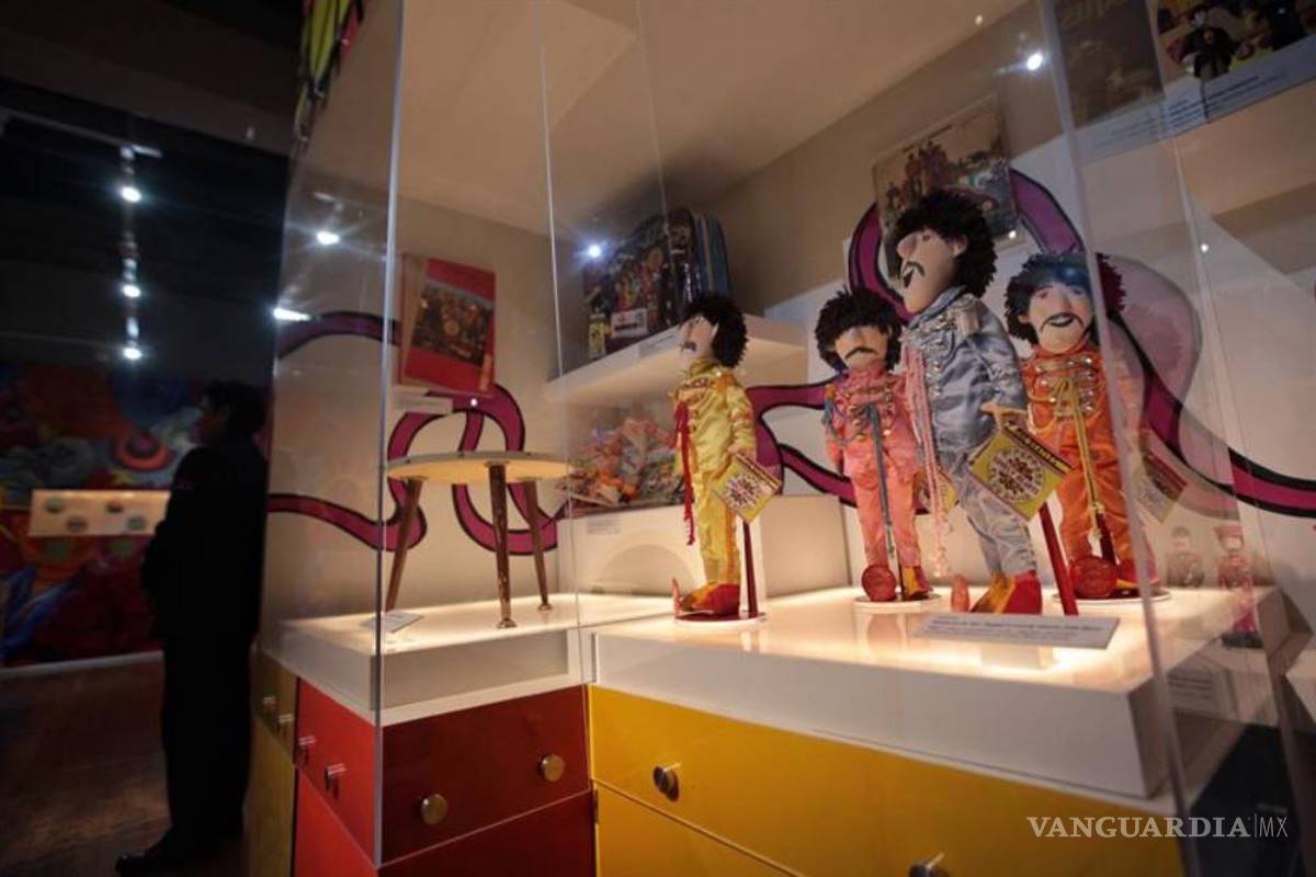 Inauguran en Ciudad de México exposición de objetos sobre los Beatles