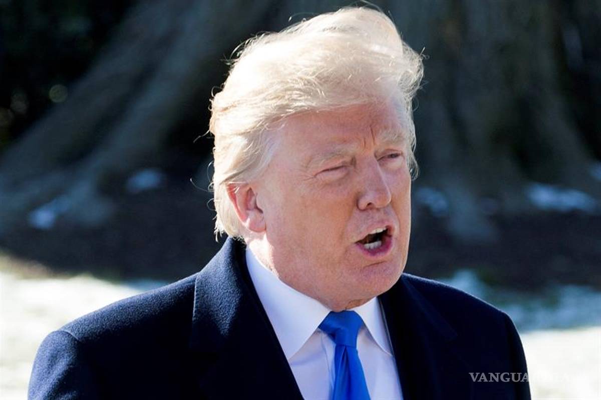 Trump aboga por endurecer las leyes de libelo en EU tras un polémico libro