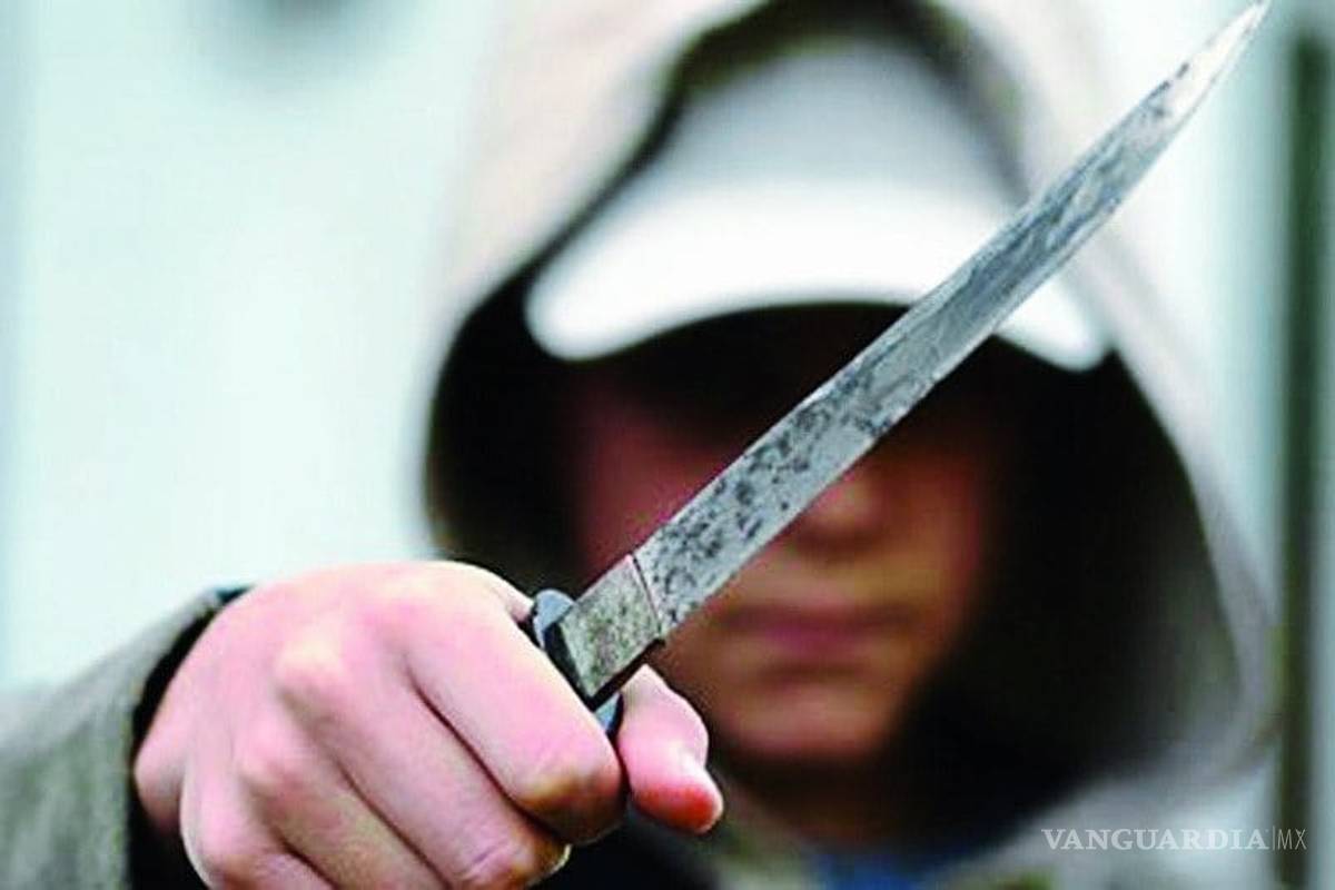 Ataca a su pareja con cuchillo y va preso