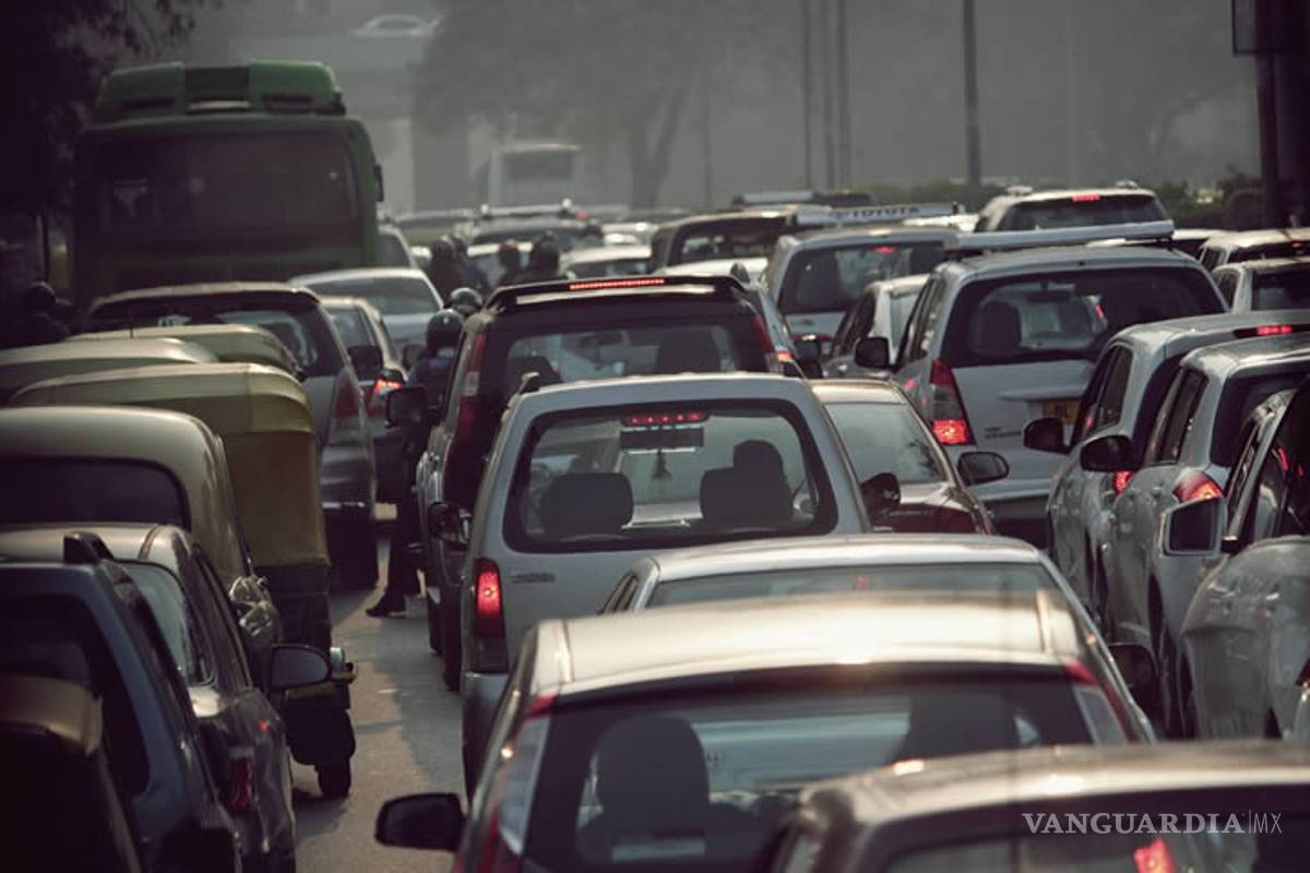 Transportistas sufren viacrucis para entrar a Nuevo León