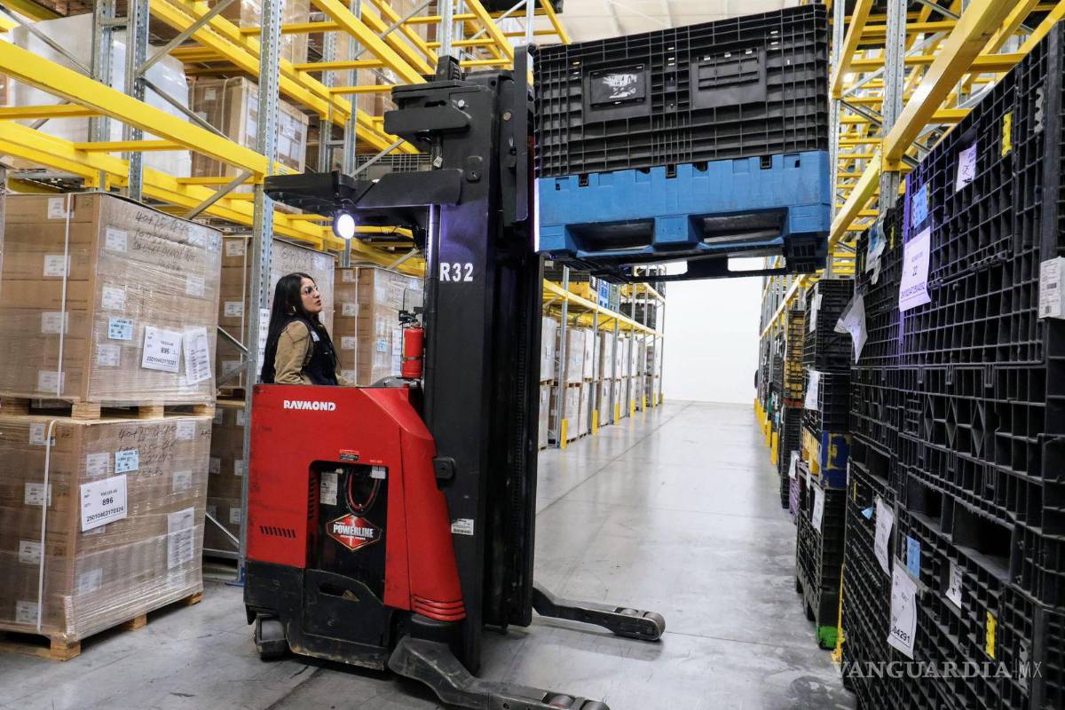 Lanzan en Arteaga curso gratuito de capacitación en montacargas para mujeres