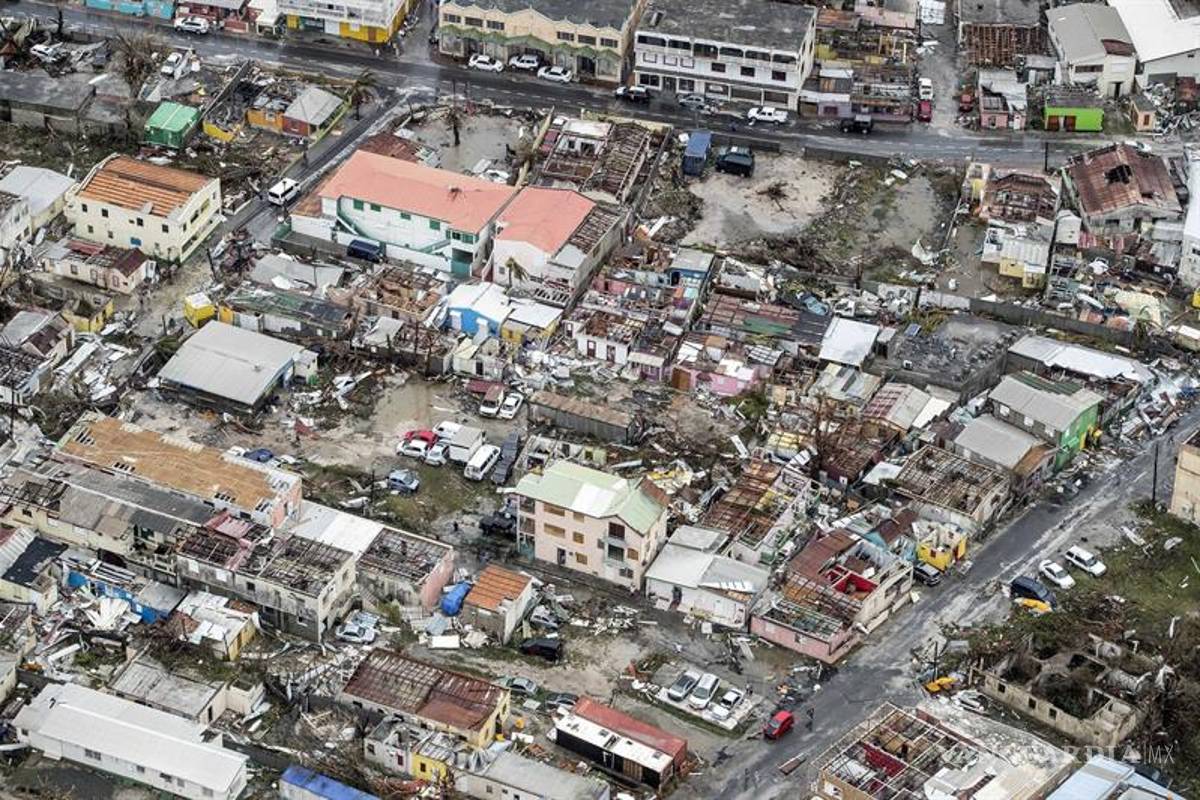 "Irma" baja a categoría 4, deja muertos y desaparecidos en el Caribe