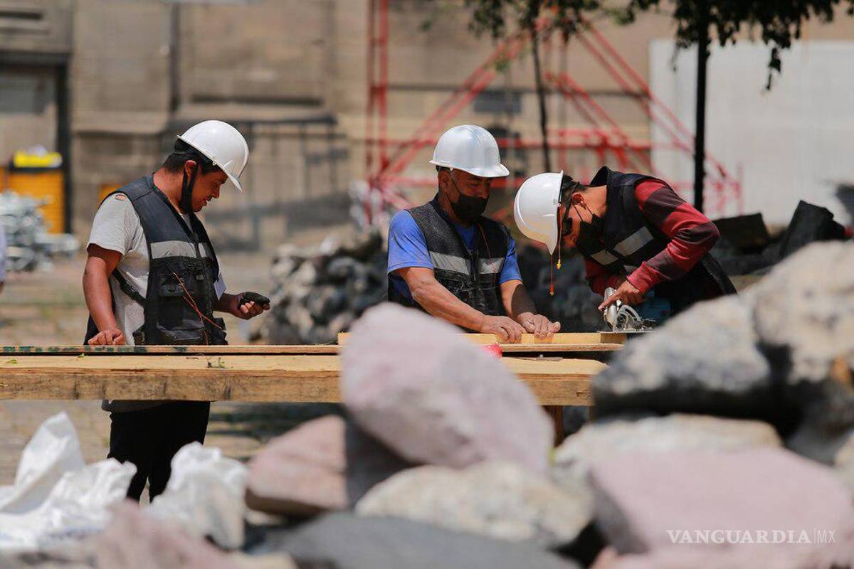 México tiene menos de 27 millones de trabajadores formales y cifra podría disminuir más: CEECS