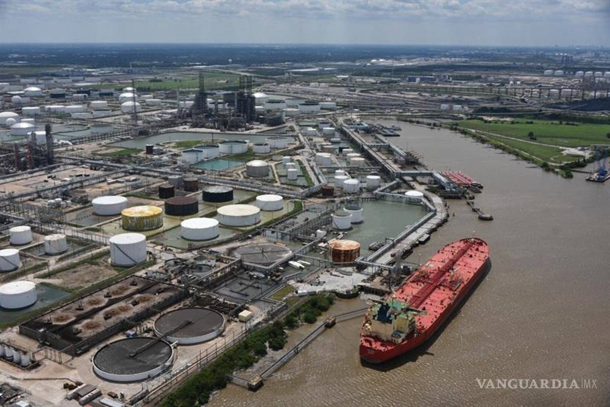 El agua retrocede, Houston se centra en su recuperación