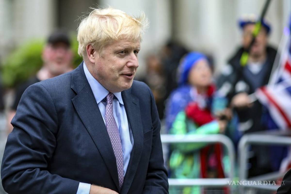 Boris Johnson sale del hospital tras ser diagnosticado con el COVID-19