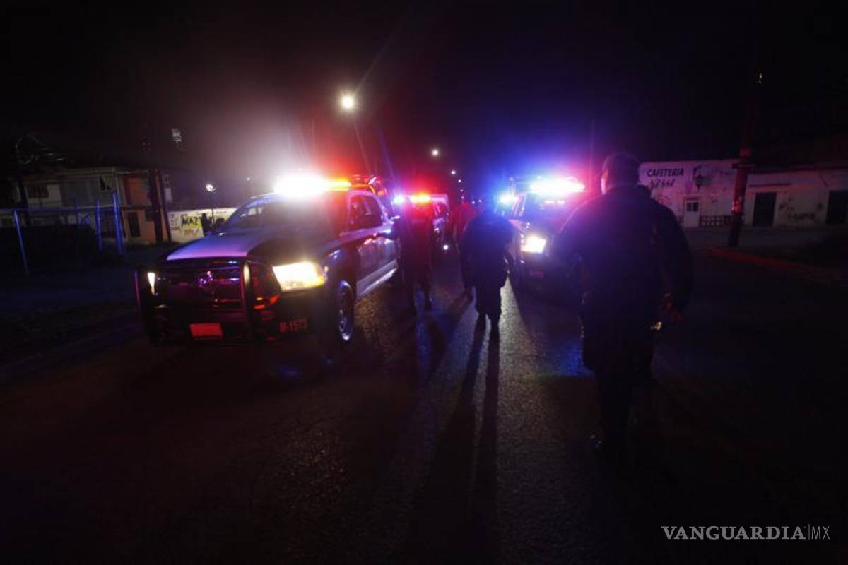 Policía detiene a dos presuntos narcomenudistas en la Zona Centro de Saltillo