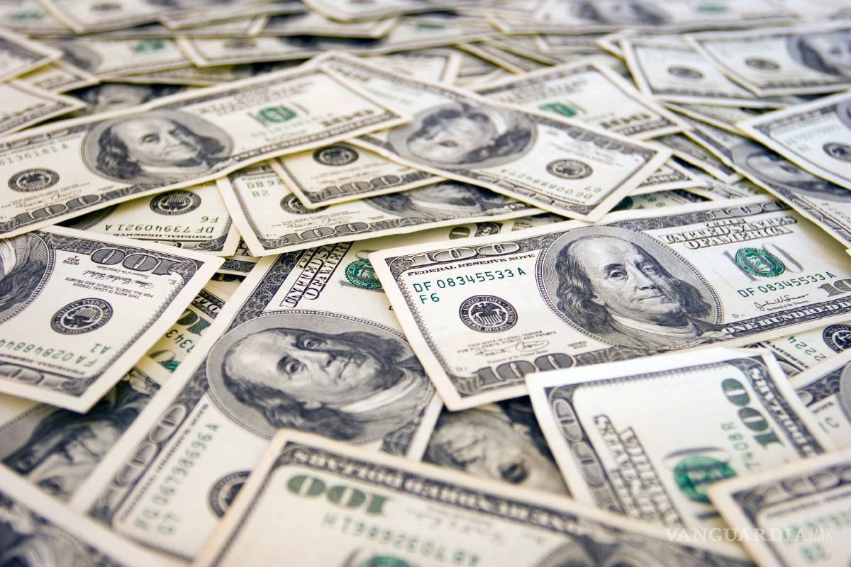 Fortaleza del dólar continuará hasta marzo, prevén analistas en EU