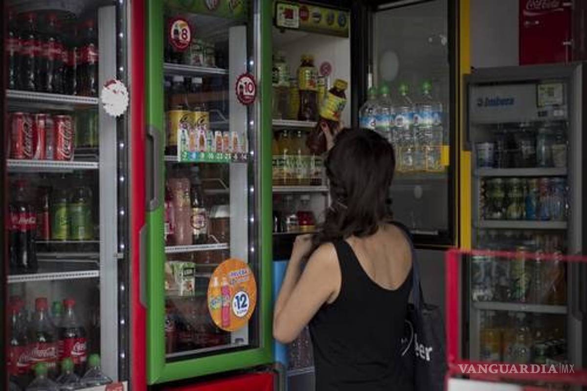 Impuesto a refrescos y cigarros afectará al pequeño comercio, afirman