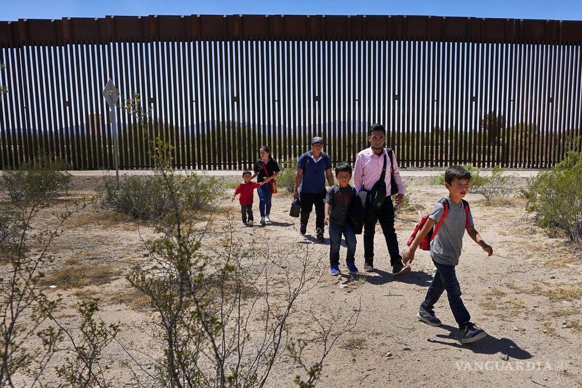 Registra EU histórica caída de 1.4 millones en población migrante