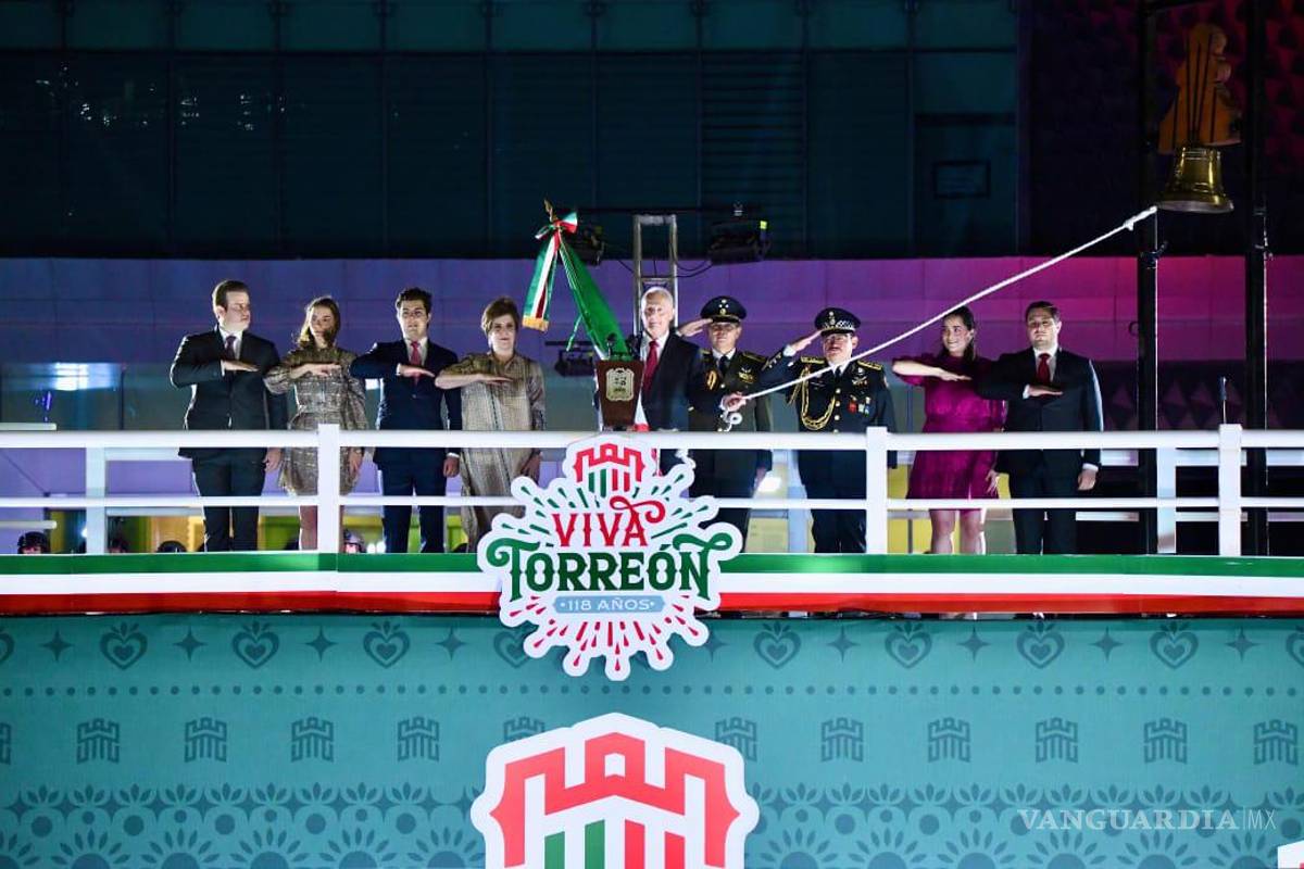 Román Cepeda encabeza en Torreón el 215 aniversario del Grito de Independencia de México