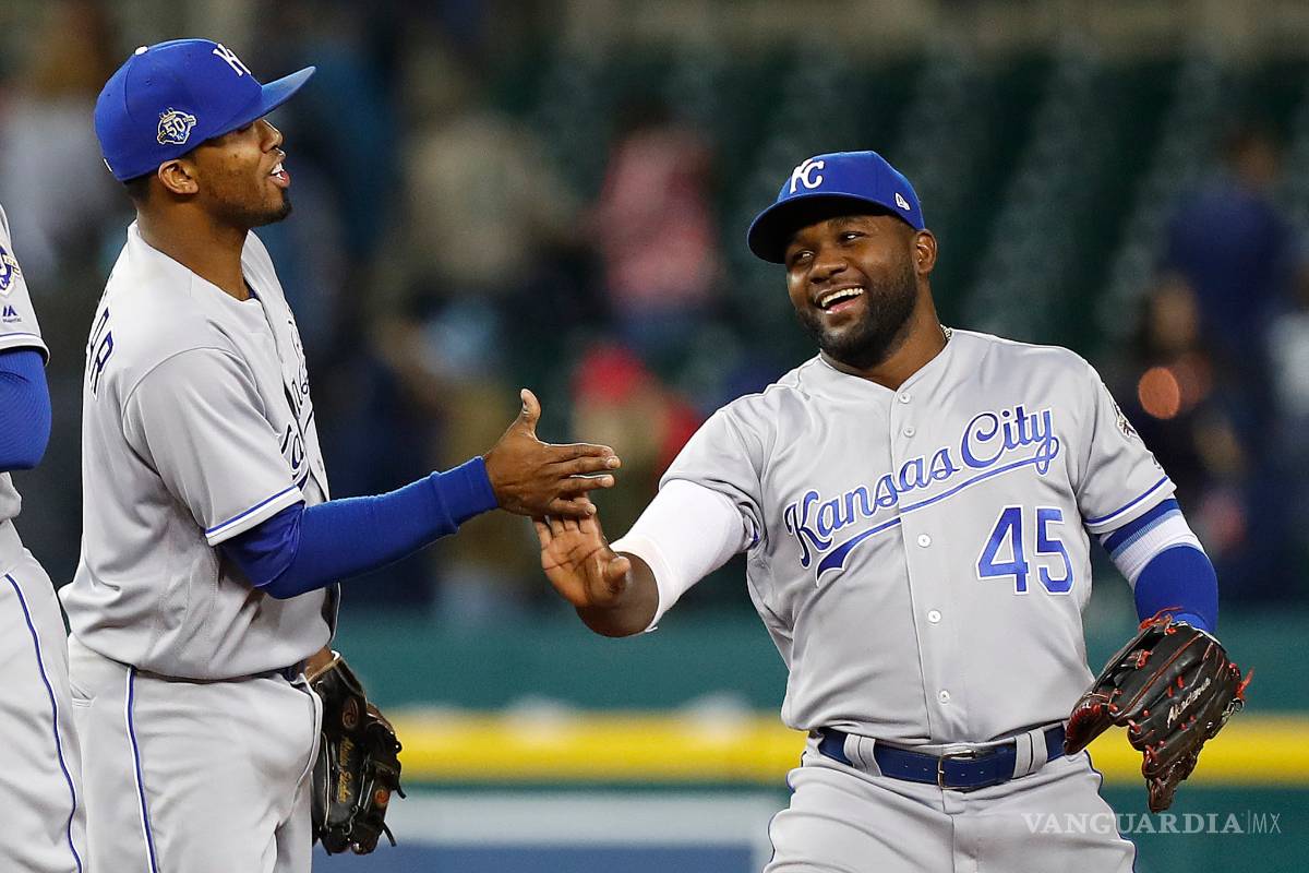 No llega la 10; Kansas City corta racha de nueve derrotas