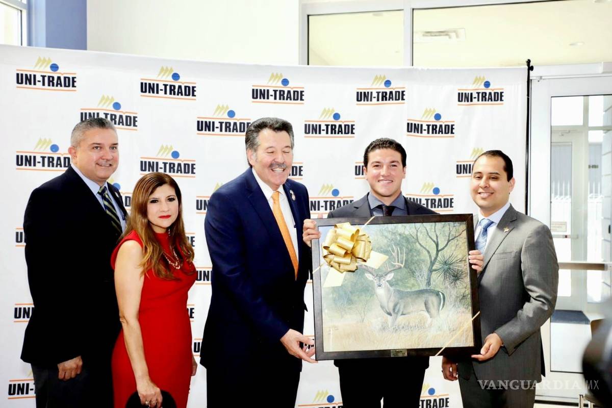 Samuel García se reune con alcalde y promete alcanzar el máximo potencial de la aduana