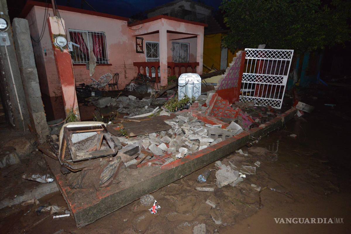 $!Tras fuertes lluvias se registraron desbordes de arroyos en la Región Carbonífera de Coahuila, donde el municipio de Múzquiz quedó prácticamente bajo el agua