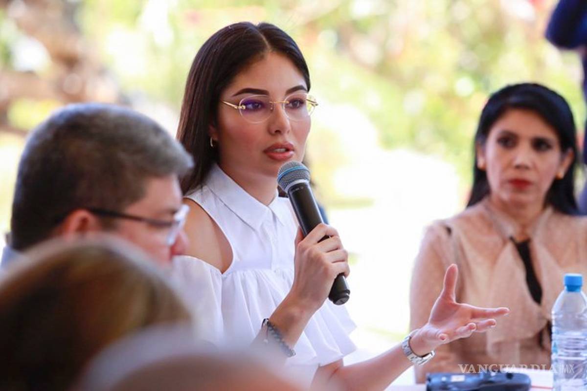 “Es un ridículo rumor”, Geraldine Ponce niega haber viajado con AMLO