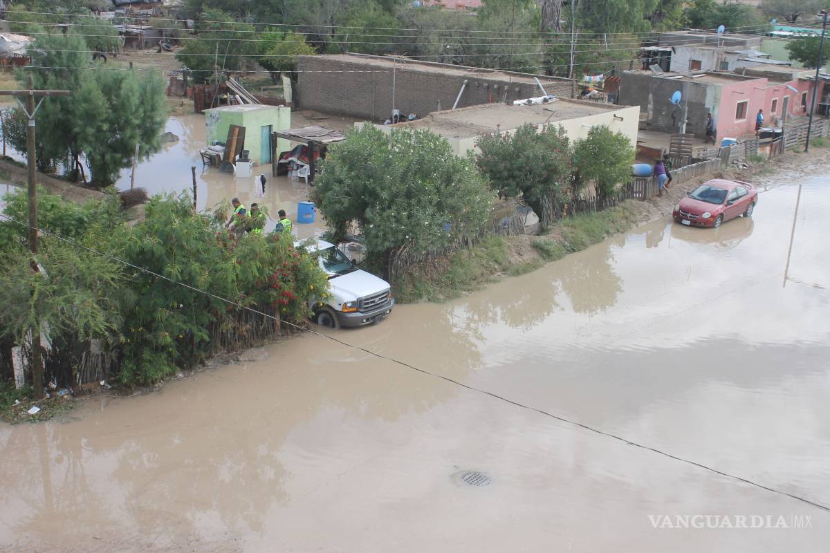 Lluvia provoca inundación en ejido de Parras de la Fuente