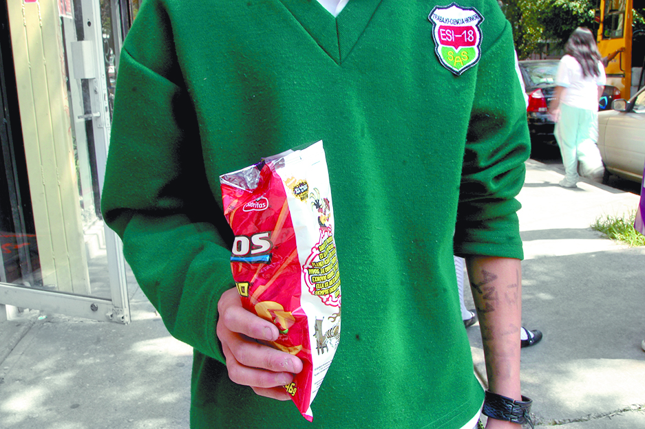 Chatarra, lo que atrapa a mexicanos: sabrosa pero peligrosa