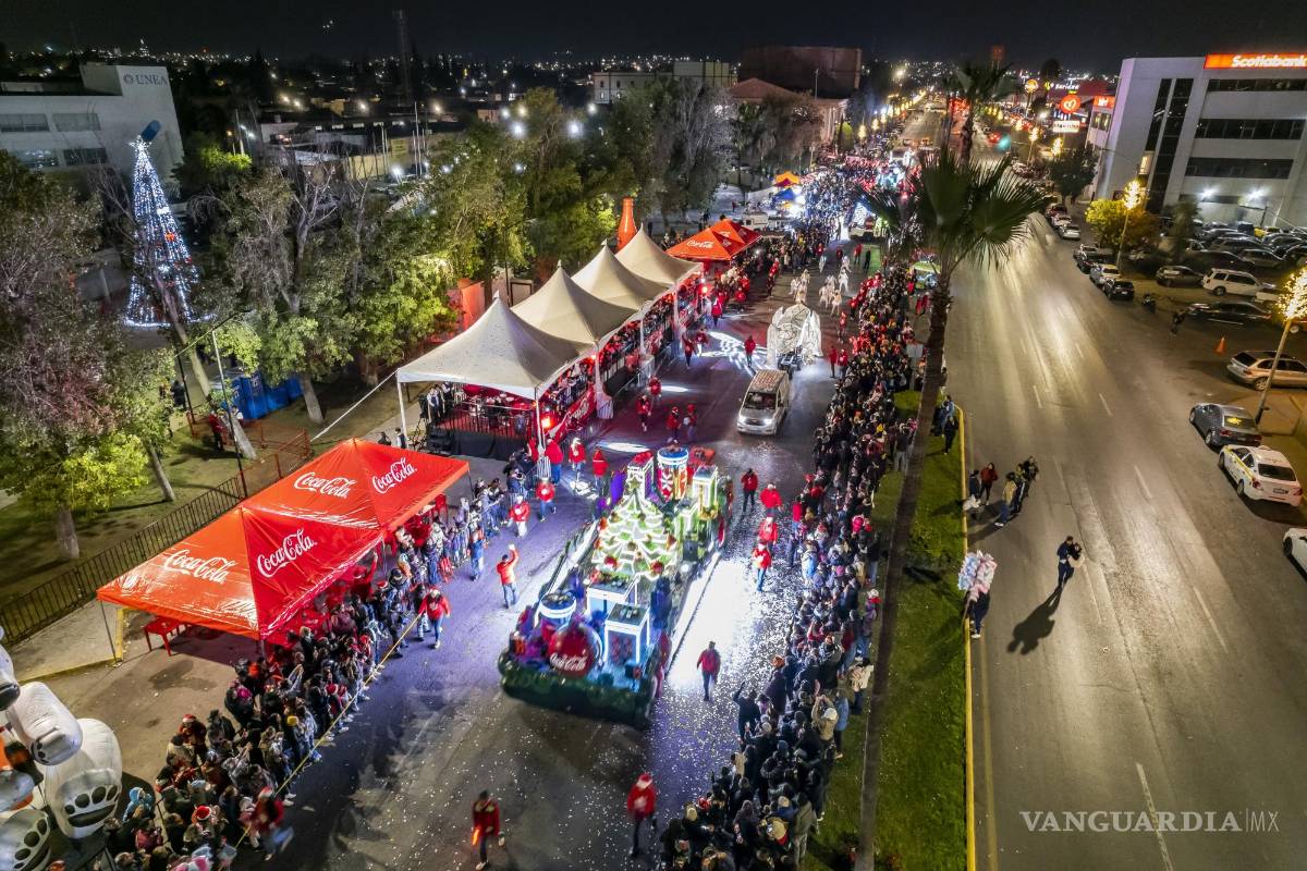 Disfrutan saltillenses de Caravana Coca Cola 2023