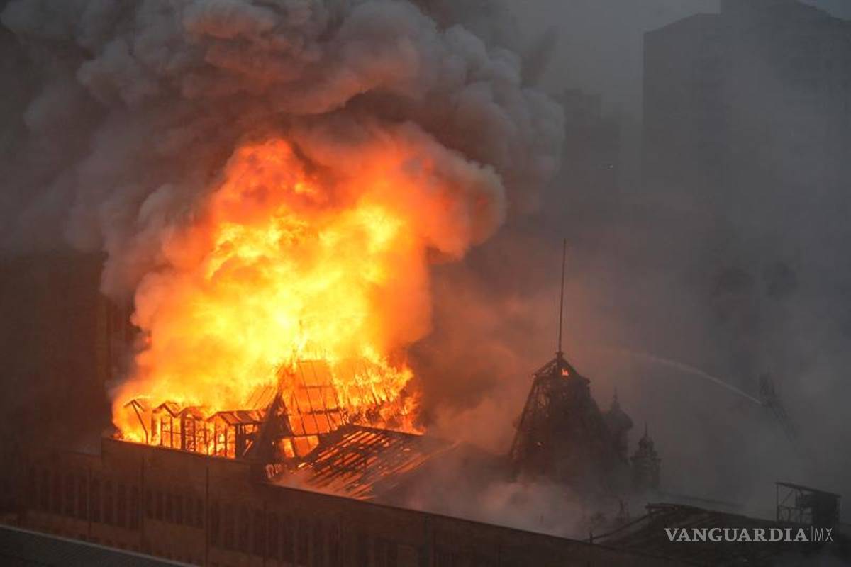 Se registra fuerte incendio en Museo de la Lengua en Brasil