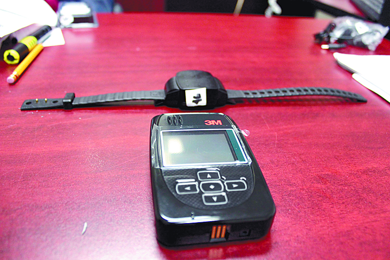 Benefician en Coahuila a 34 reos con brazalete electrónico