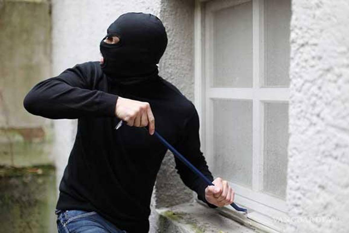 Campeche: Se mete a robar, queda ensartado... y le hacen live