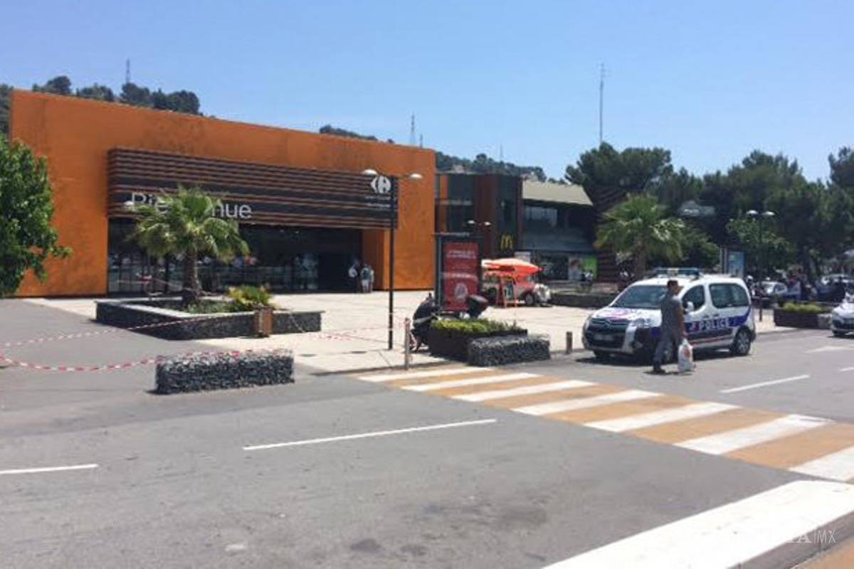 Evacuan centro comercial cercano a estadio de Eurocopa