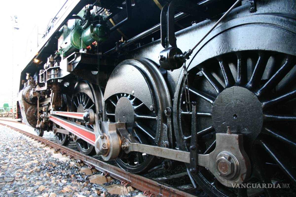 Mujer muere atropellada al cruzar las vías del tren en Saltillo