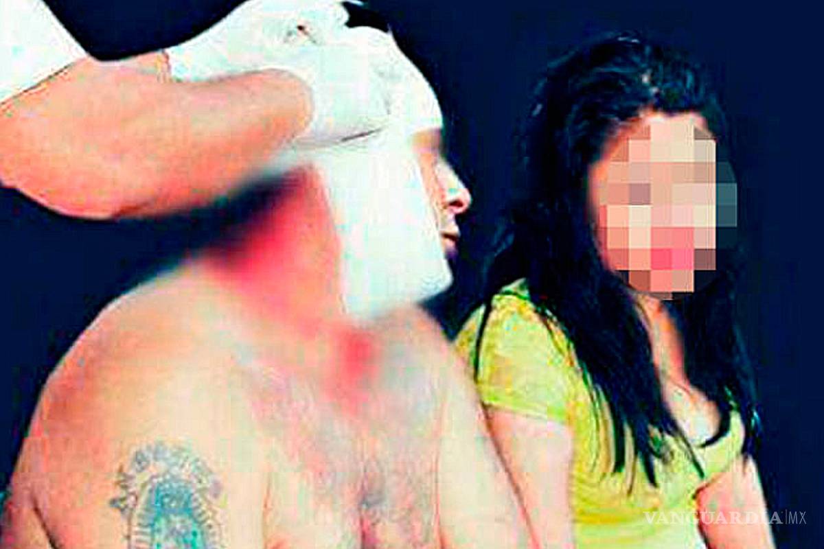 Golpea a su esposo y amiga, no la 'pelaron' durante un “trío”