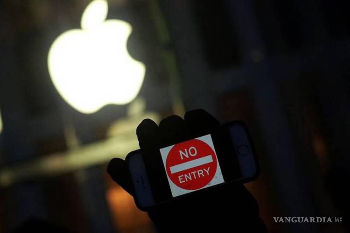 Joven de 18 años demanda a Apple por mil millones de dólares