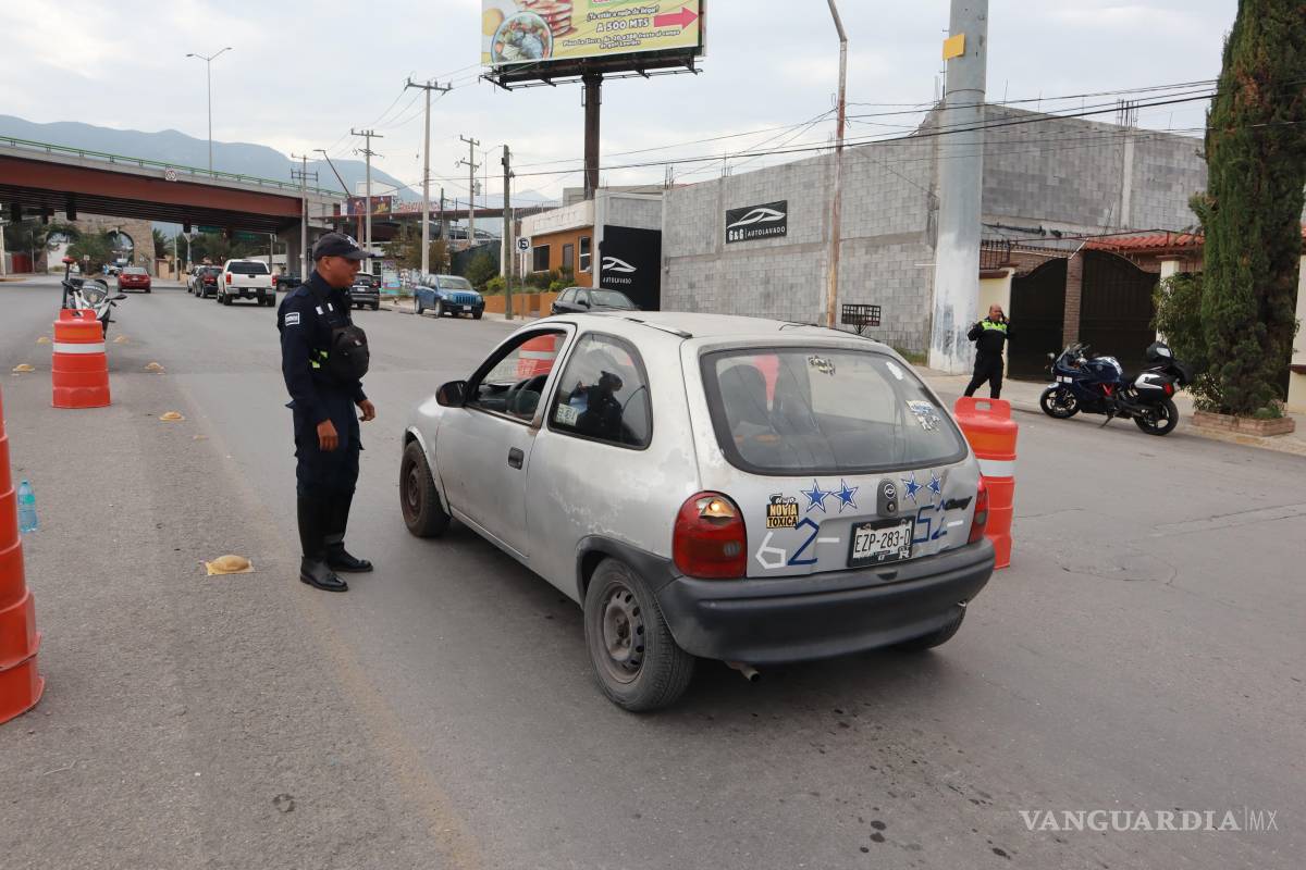 $!En la colonia Lomas de Lourdes, la Comisaría de Seguridad instaló un filtro de vigilancia para fortalecer la prevención de delitos y el contacto directo con la comunidad.