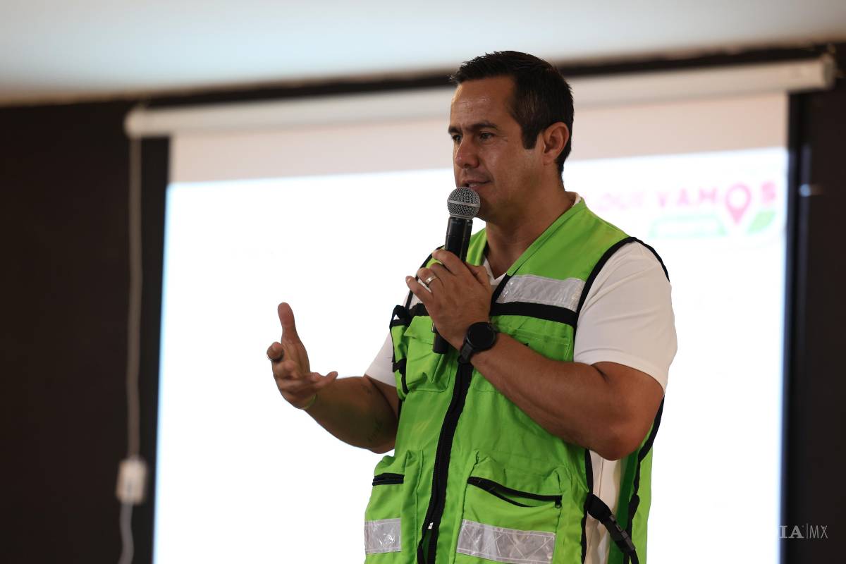 $!César Iván Moreno Aguirre encabezó la capacitación del personal que atenderá a la ciudadanía en módulos y brigadas.