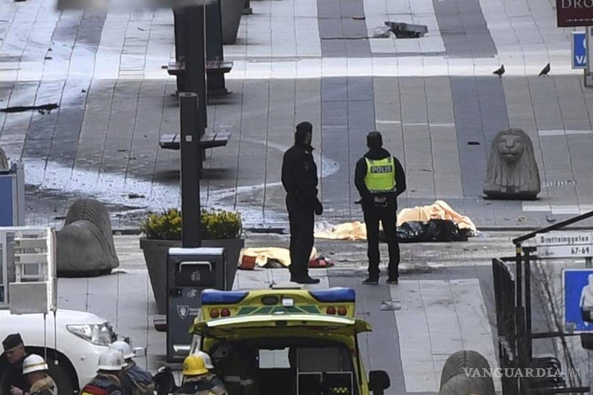 Cuatro muertos y 15 heridos deja atentado en Estocolmo