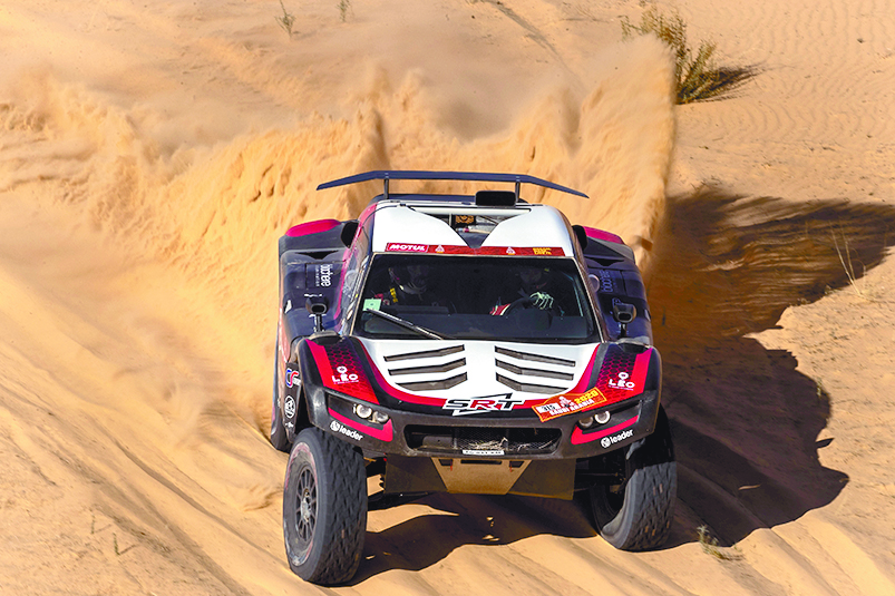 Sigue de líder Sainz; vuela en el Dakar