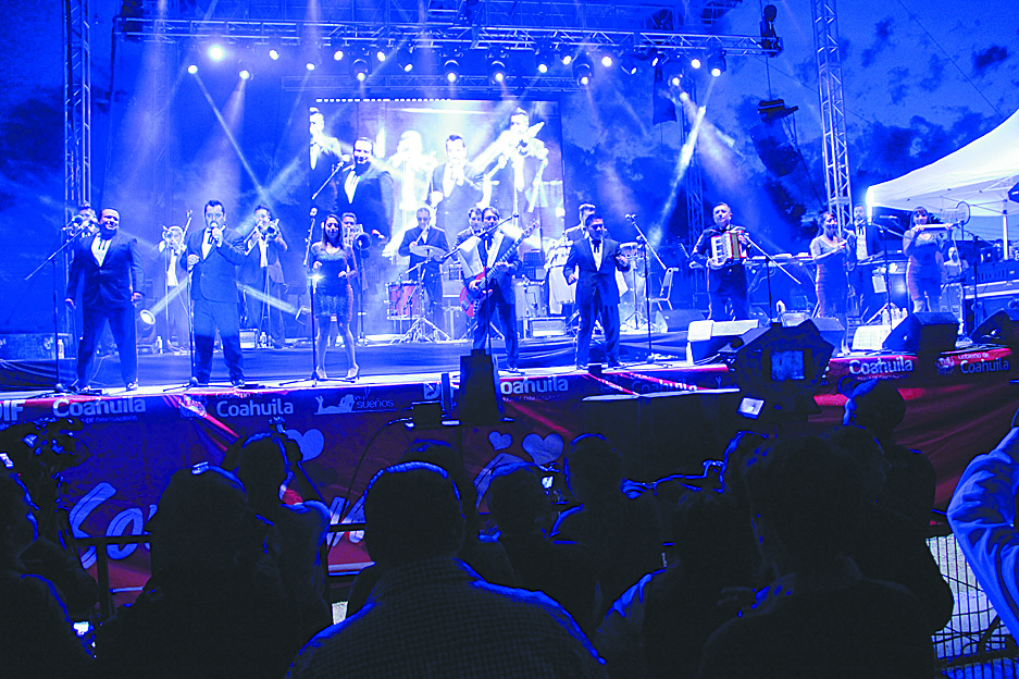 Los Ángeles Azules conquistan a las mamás saltillenses