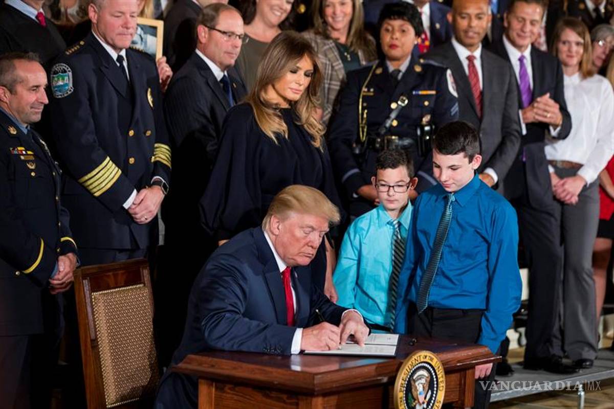 Declara Trump emergencia de salud nacional por la crisis de opiáceos