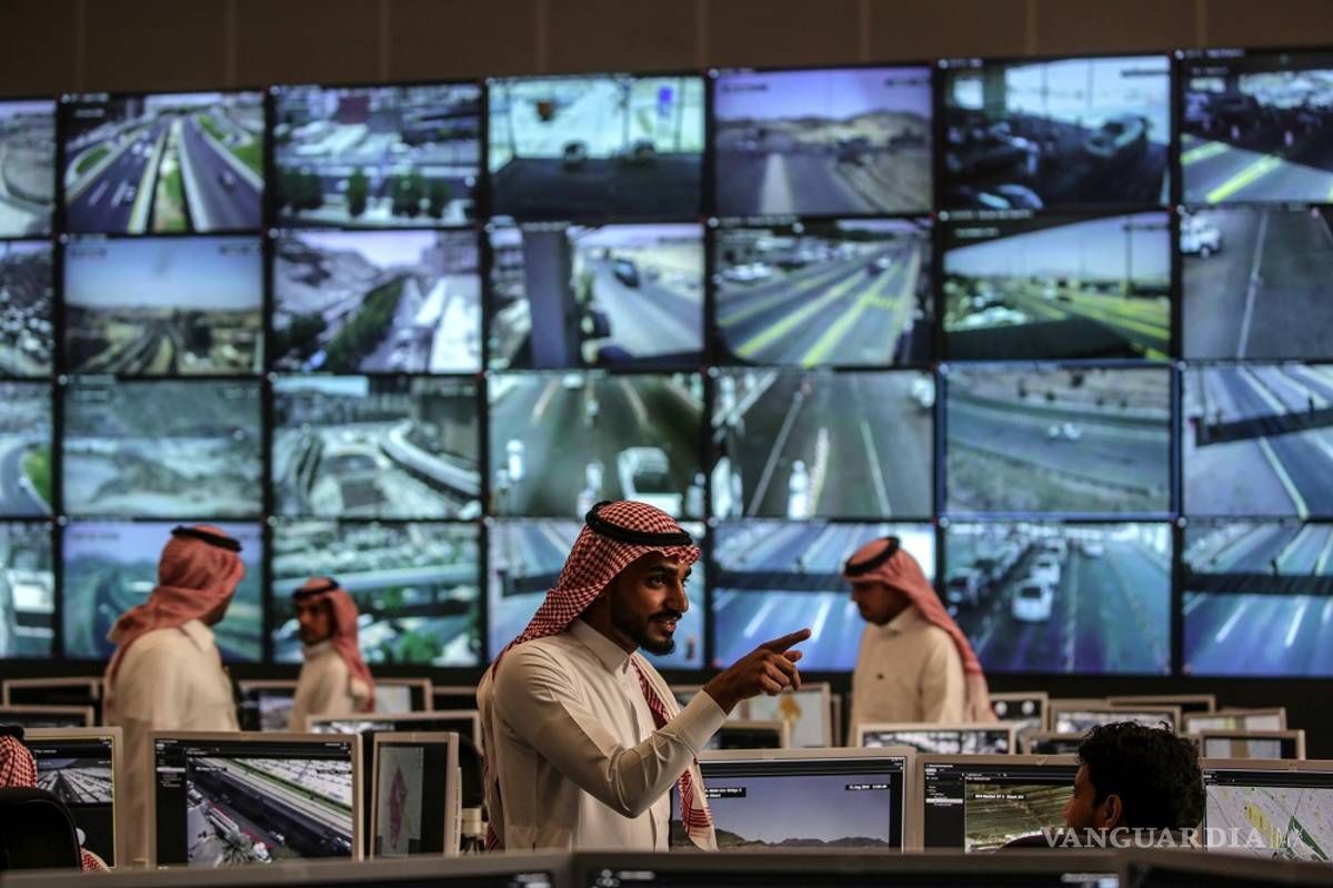 Tu jugo del día: ¡Ya viene el informe! Comparte lecturas con Elon Musk y saca bien tu USB...