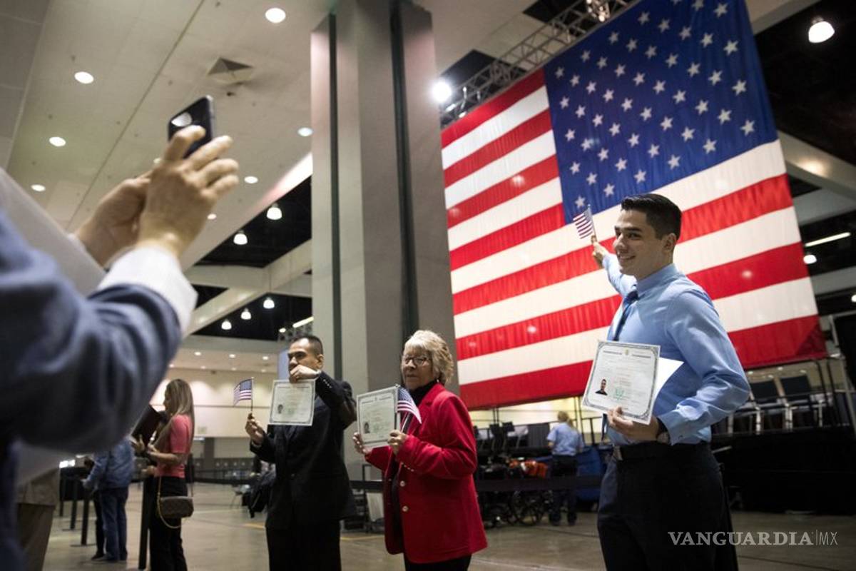 Con Donald Trump aumentan las solicitudes de naturalización