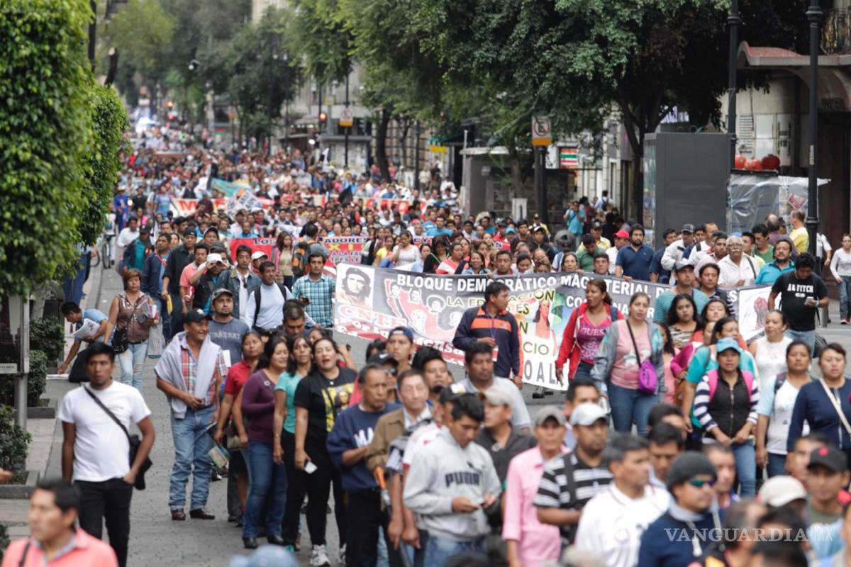 Anuncian 570 despidos de profesores en Chiapas y 80 en Michoacán