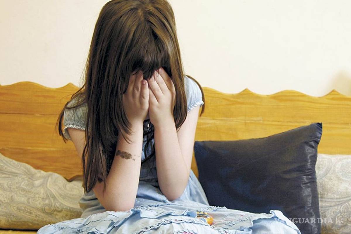 Niña de 10 años es violada por su padrastro y la ley la obliga a tener al bebé