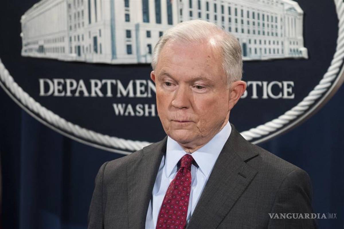 Se arrepiente Donald Trump de haber nombrado fiscal general a Jeff Sessions