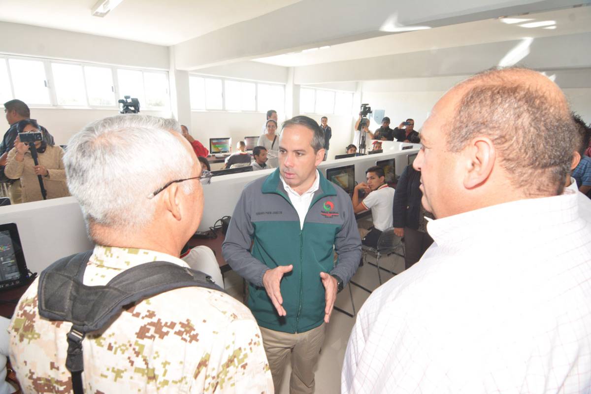 Inaugura Gobernador el primer Cobac en Piedras Negras