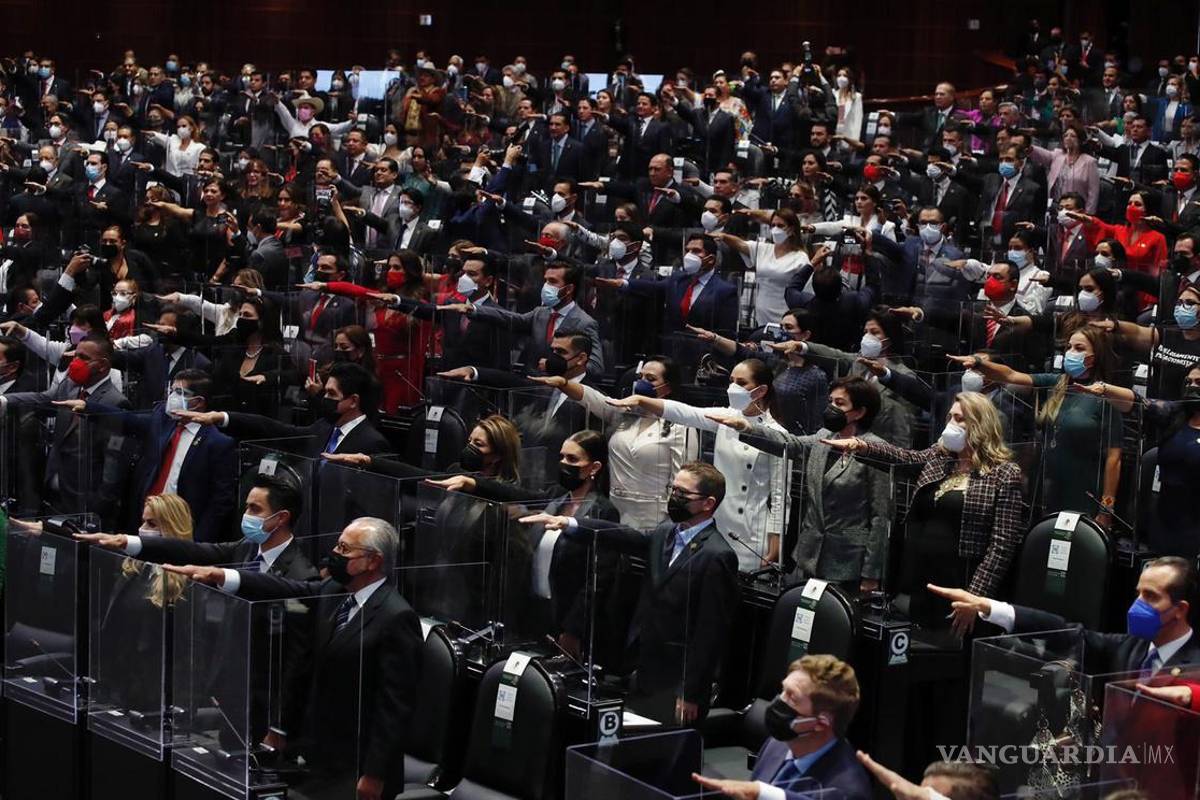 Quitan acrílicos de la Cámara de Diputados, no evitan COVID; costaron casi 4 millones