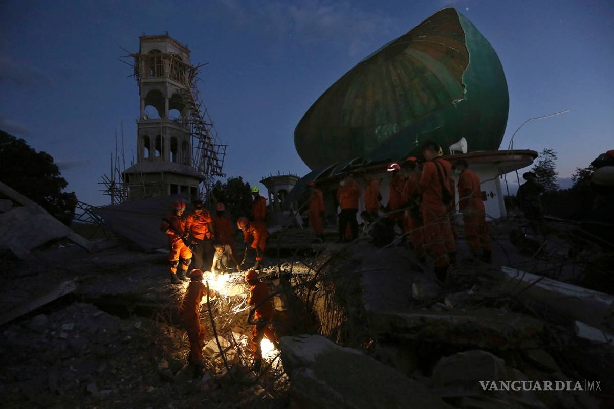 Tu jugo del día: Legalizar para pacificar, viajar para ganar más, leer... Hay opciones variadas este lunes...