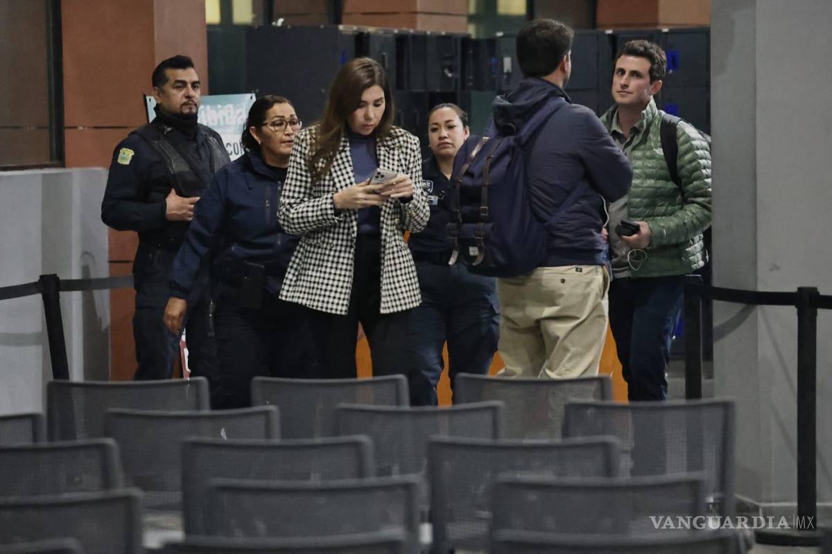 Por orden judicial, comparece Tania Flores, ex alcaldesa de Múzquiz; es señalada por ejercicio abusivo de funciones