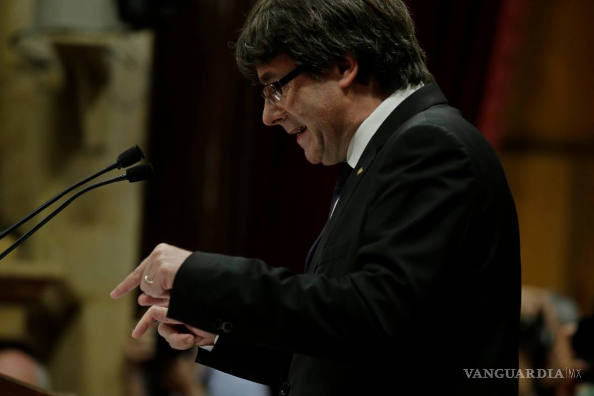 Es inadmisible declarar la independencia de Cataluña y suspenderla: Gobierno español