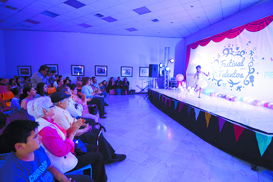 Participan menores en Festival de Talentos organizado por Fundación Vanguardia