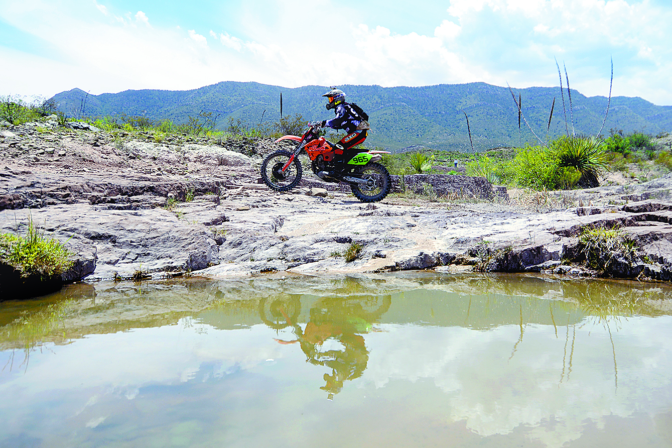 Espectáculo, velocidad y adrenalina con Enduristas
